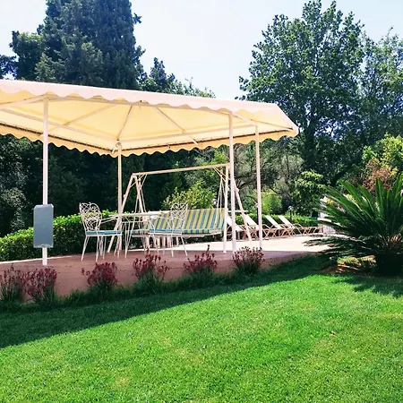 Feriested Summer Wine Friendly