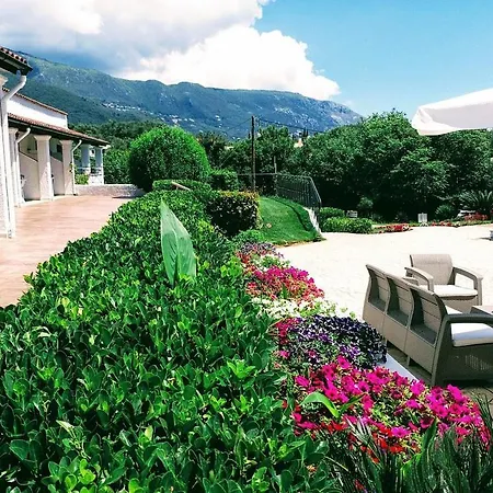 Summer Wine Friendly Semesteranläggning (resort)