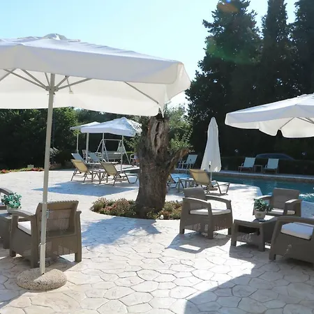 Summer Wine Friendly Semesteranläggning (resort) Ypsos